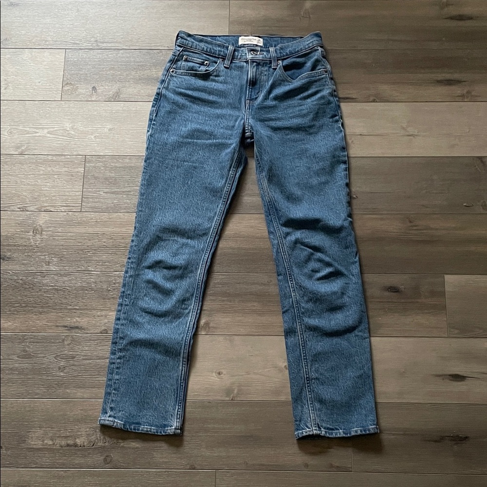 abercrombie & fitch midrise 90s straight jeans – size 25, dark wash